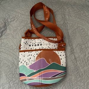 NWOT!! Limited Edition Hydro Jug Sleeve Mountain Range